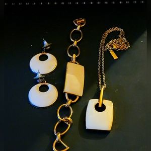 Vintage Trifari Goldtone Necklace Set